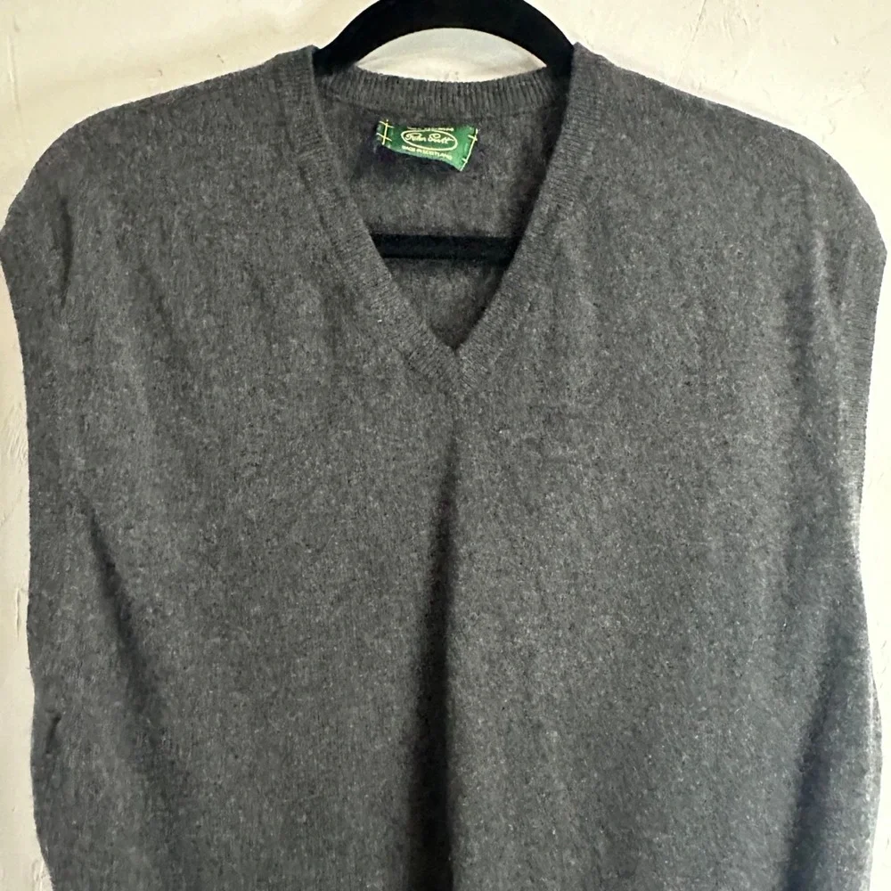 Peter Scott Scotland Mens Medium 100% Cashmere V-Neck Sweater Vest Gray